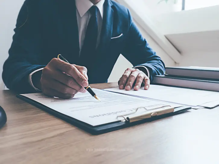 Guide for attorneys to overcome challenges and simplify the complexity of reviewing medical records in legal cases.